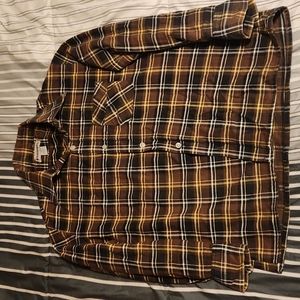 Men's brown flannel button up shirt, warm and comfortable material!! XL